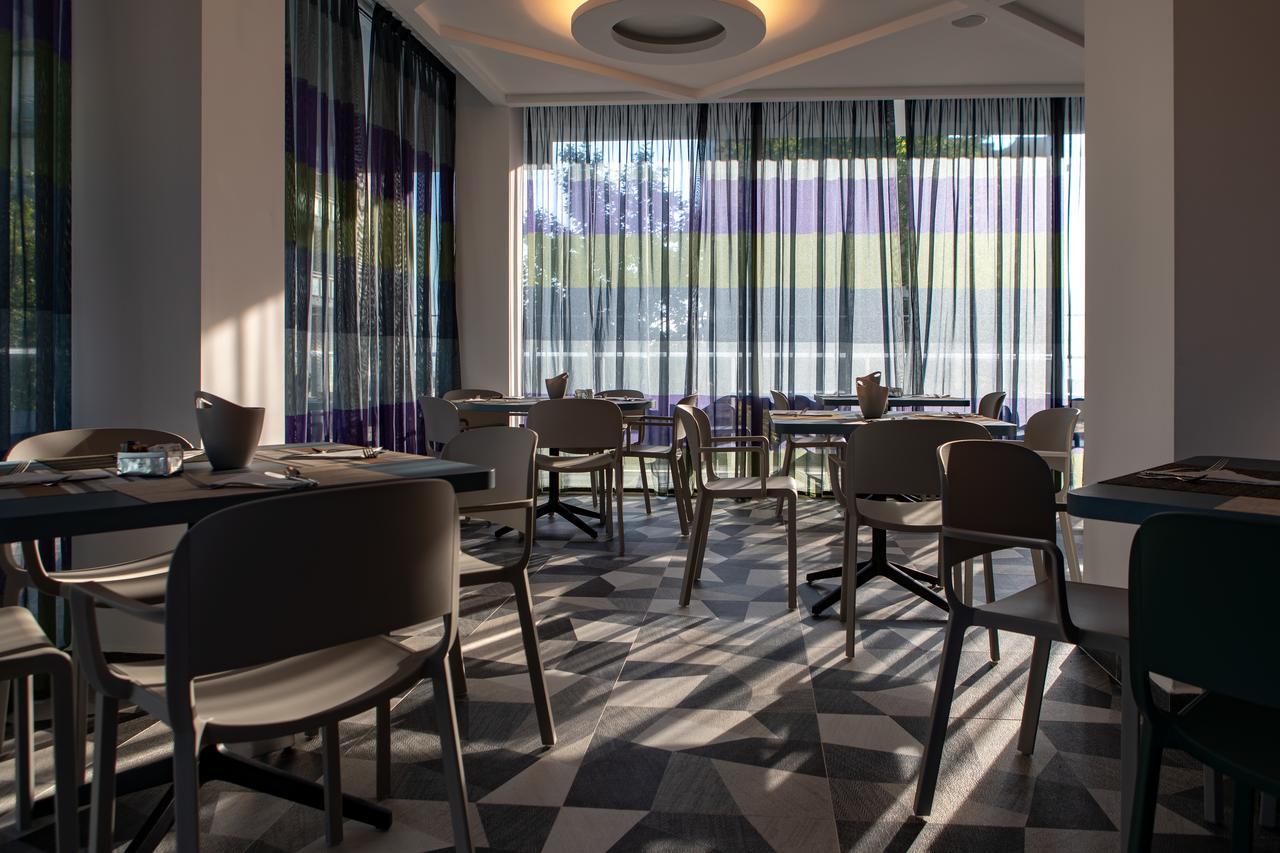Hotel Rainbow ***S Rimini Exterior foto
